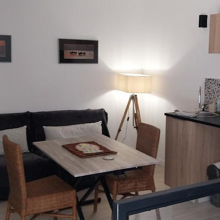 Studio Avec Terrasse Arles Exterior photo