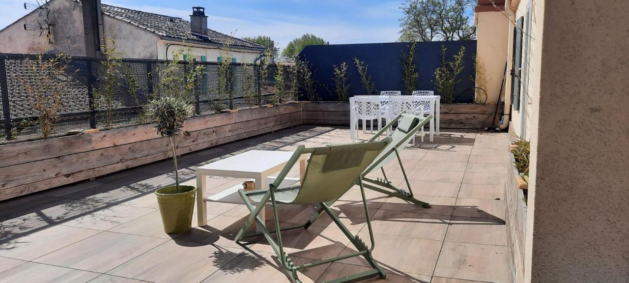 Studio Avec Terrasse Arles Exterior photo