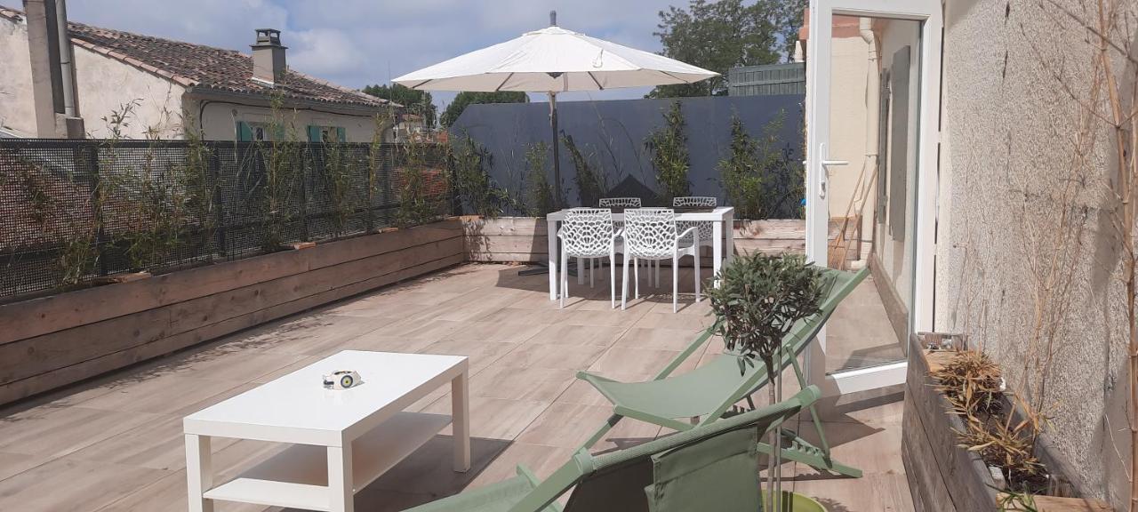 Studio Avec Terrasse Arles Exterior photo